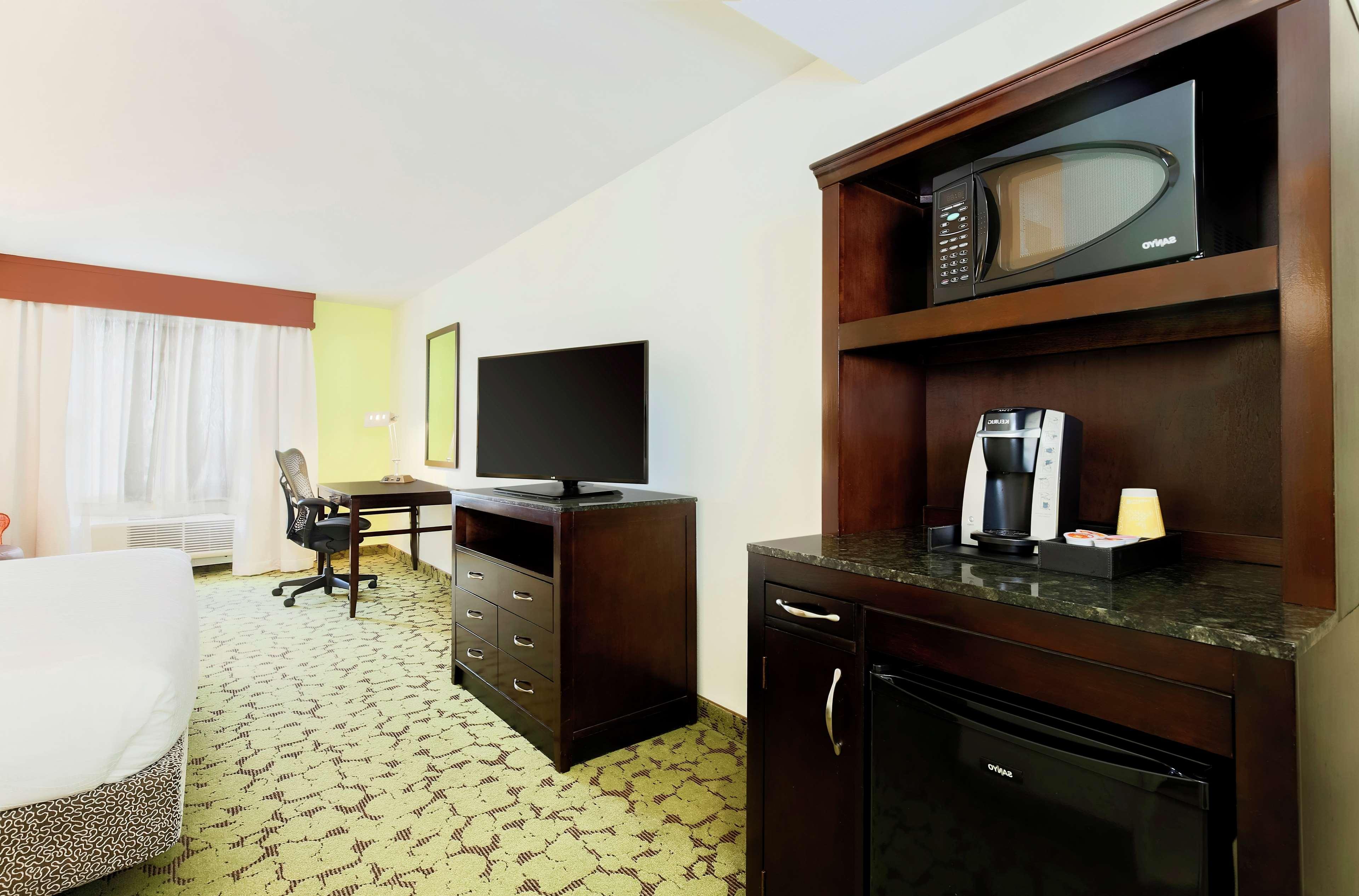 Hilton Garden Inn Dallas Lewisville Exteriör bild