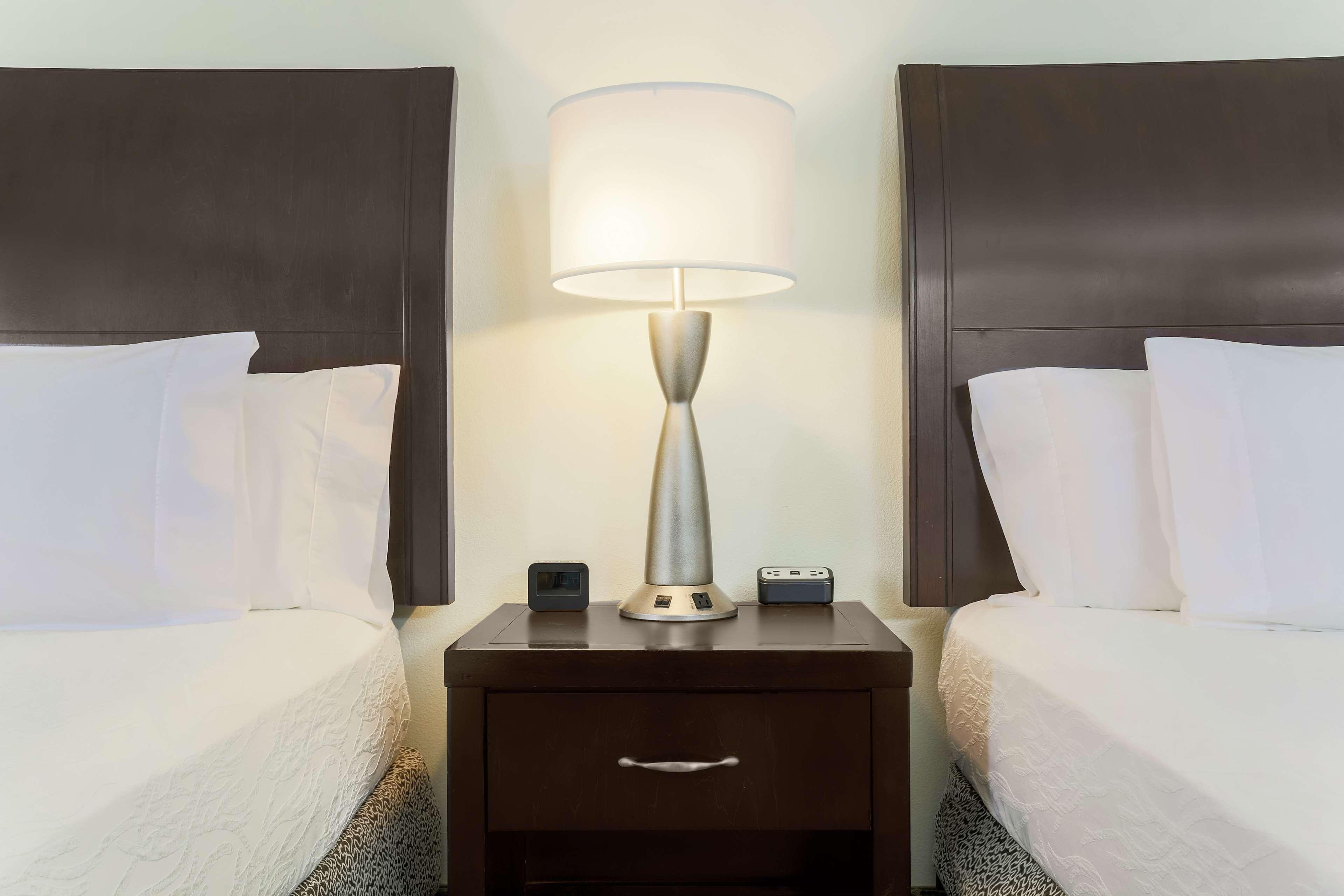 Hilton Garden Inn Dallas Lewisville Exteriör bild