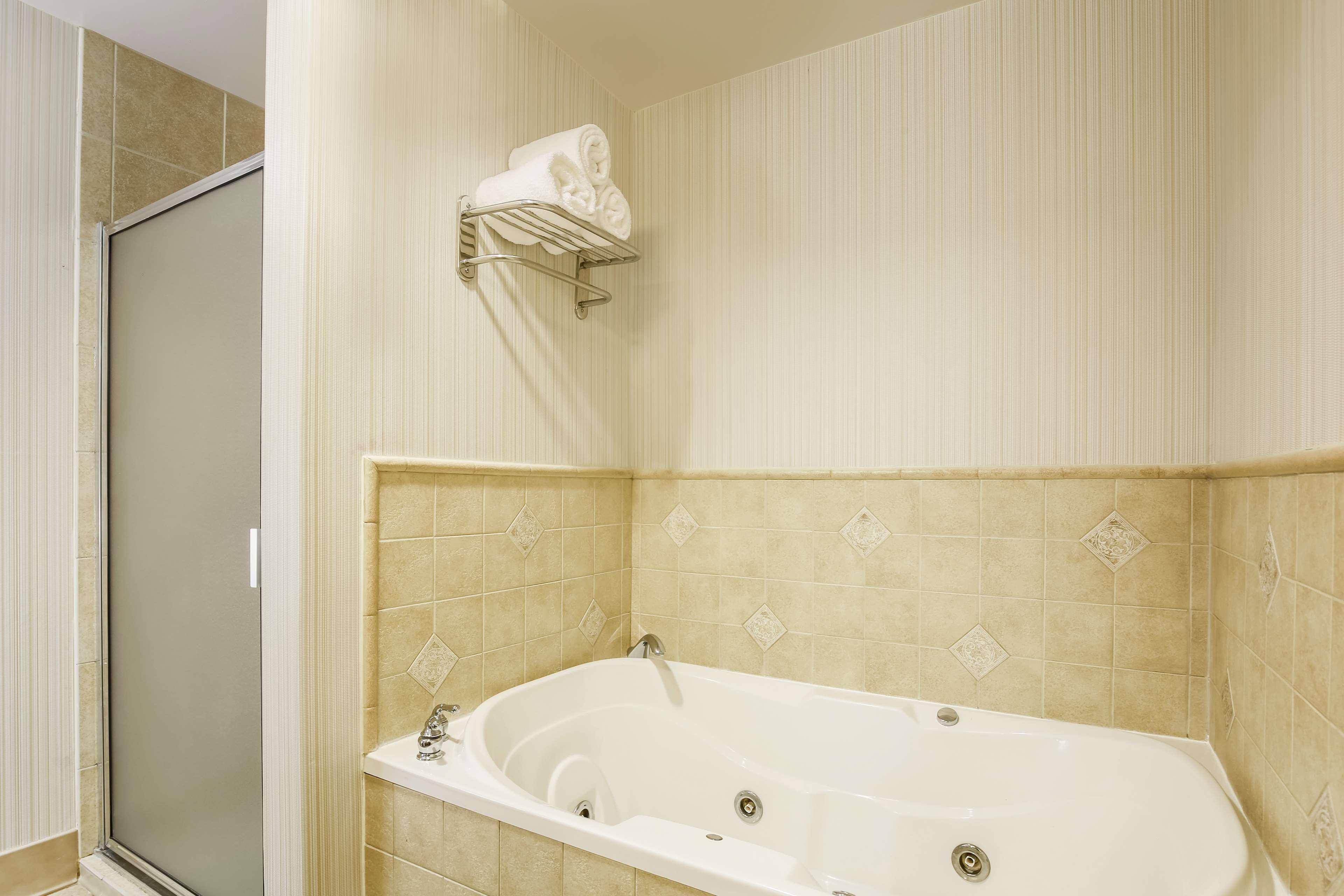 Hilton Garden Inn Dallas Lewisville Exteriör bild