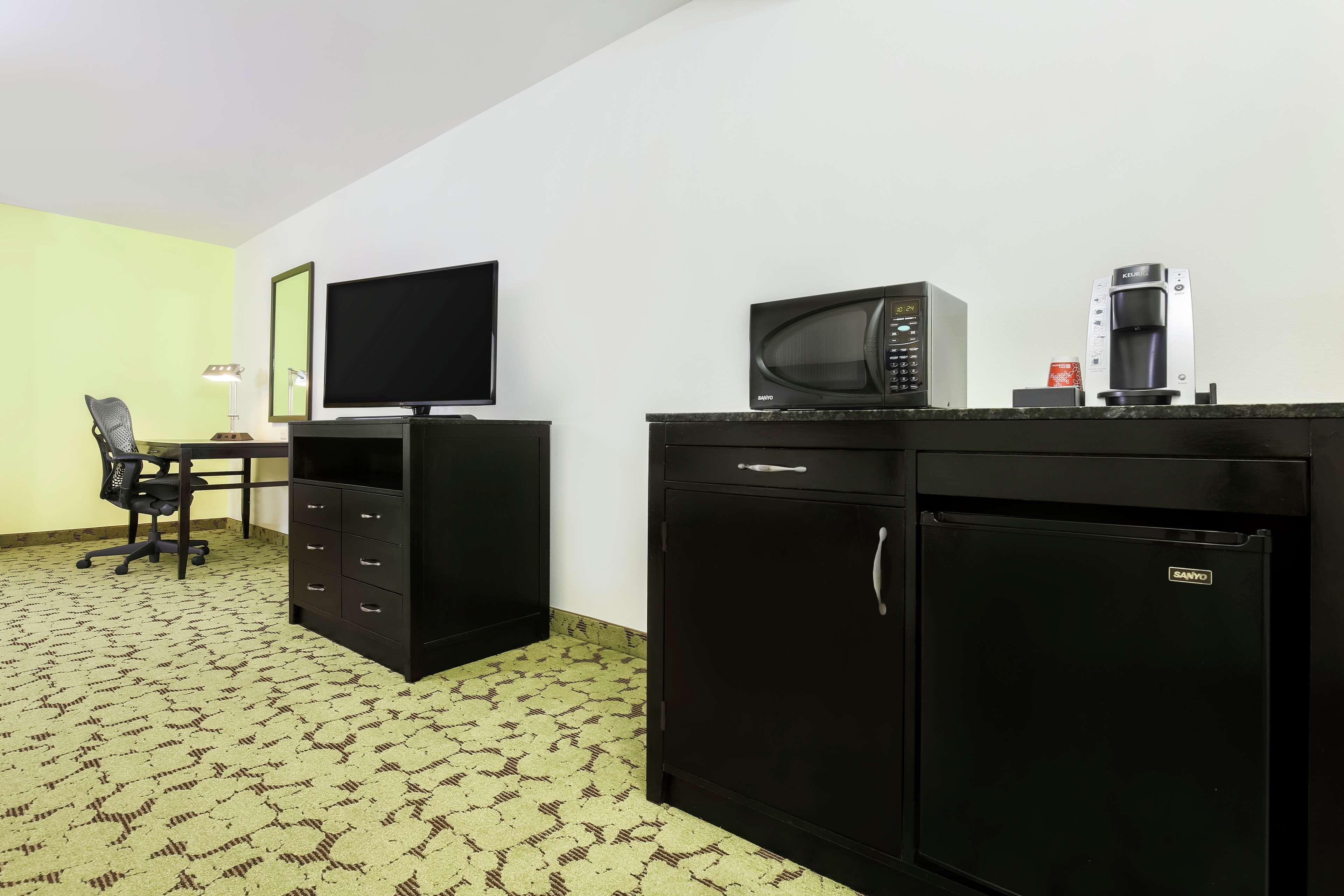 Hilton Garden Inn Dallas Lewisville Exteriör bild