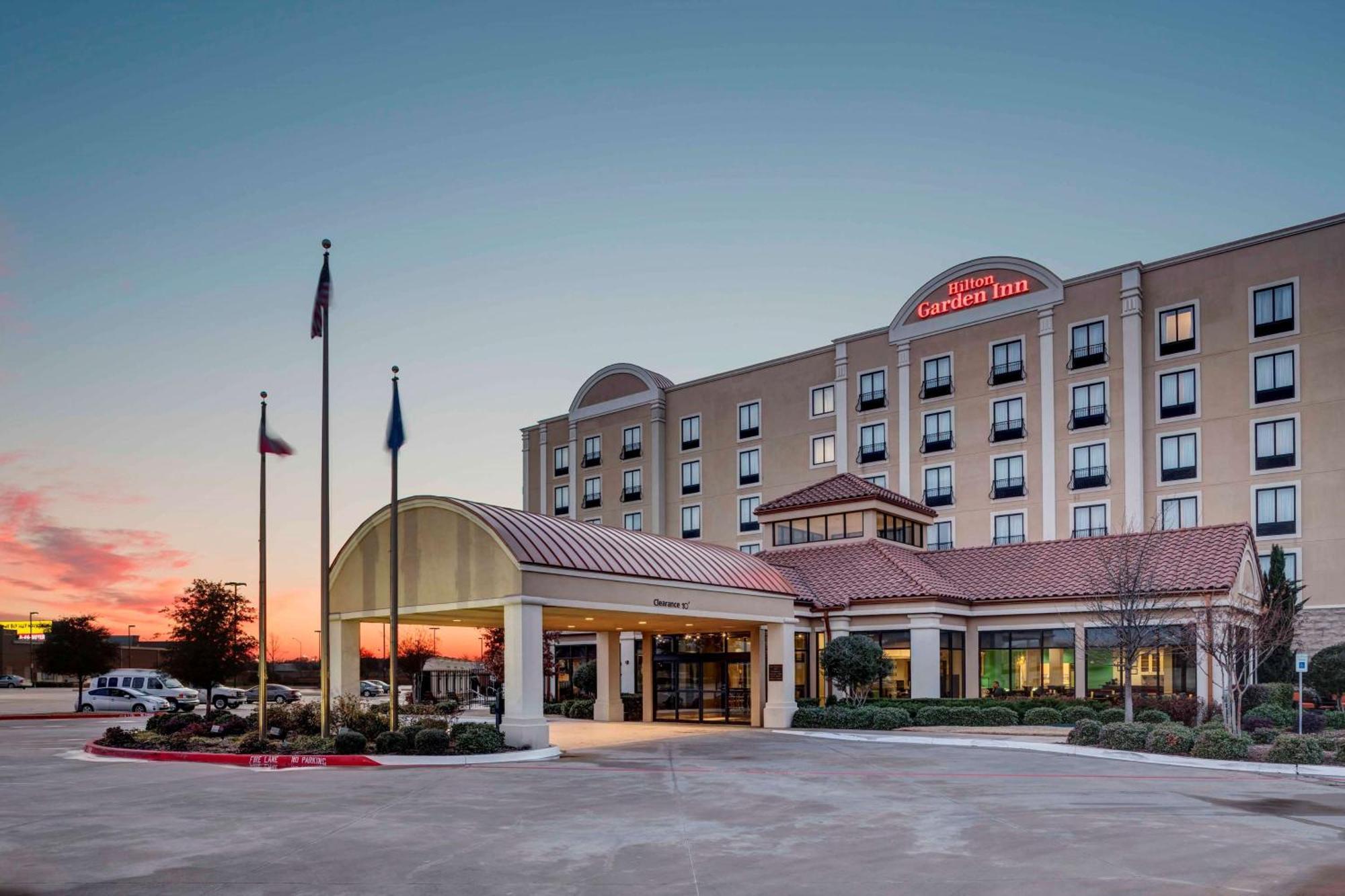 Hilton Garden Inn Dallas Lewisville Exteriör bild